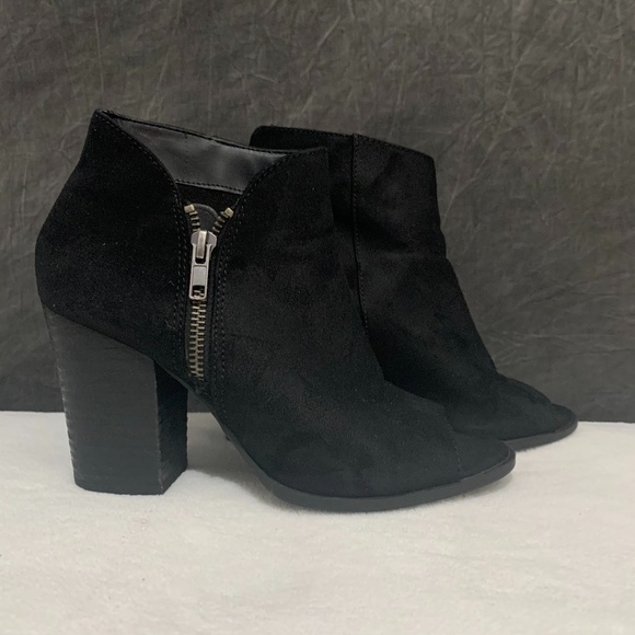 Carlos Santana Jade Booties Size 7.5M Black - Picture 2 of 5